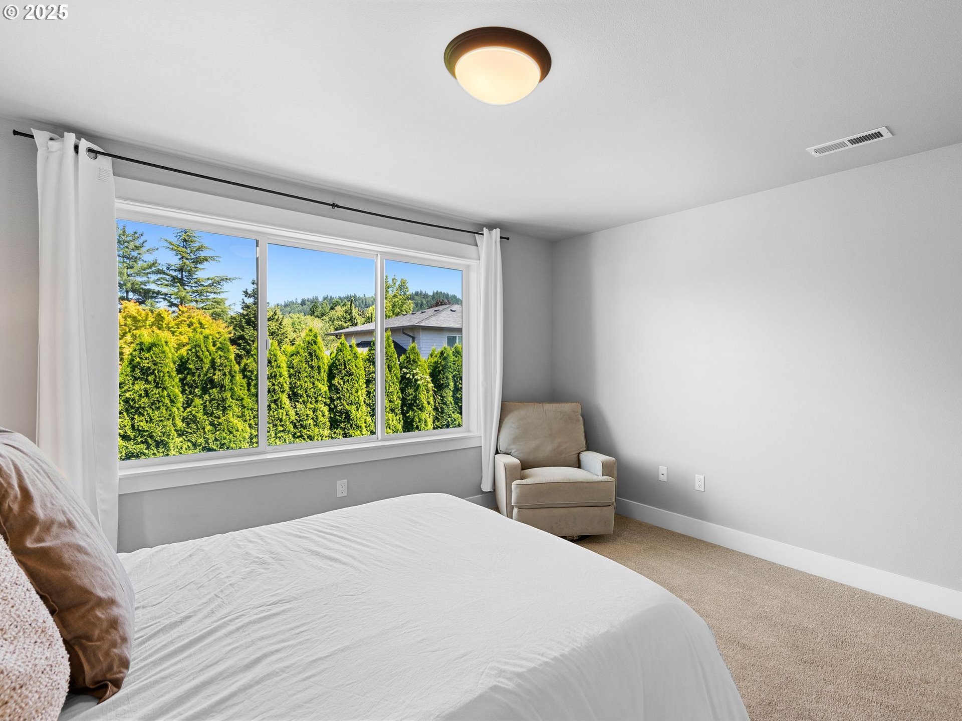 3544 Southwest Tegart Lane Gresham, OR 97080 - Photo 19 of 48 Primary Bedroom