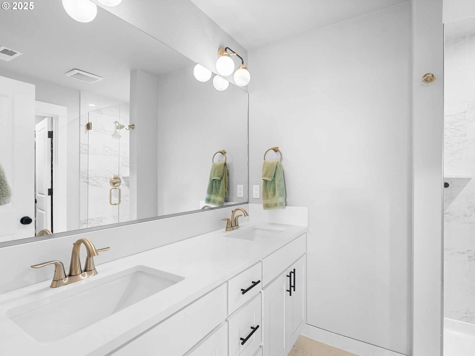 3544 Southwest Tegart Lane Gresham, OR 97080 - Photo 21 of 48 Bathroom