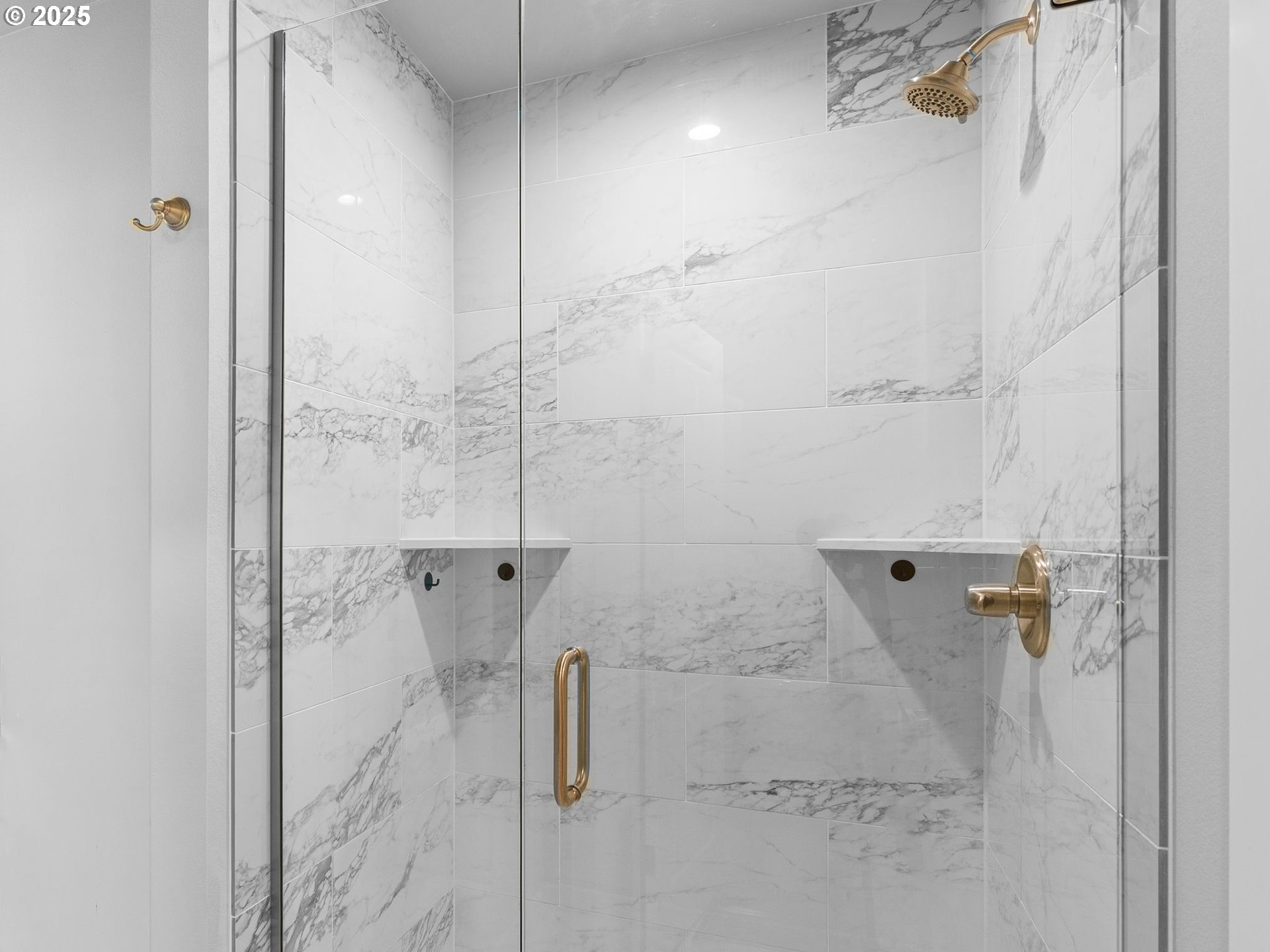 3544 Southwest Tegart Lane Gresham, OR 97080 - Photo 22 of 48 Bathroom