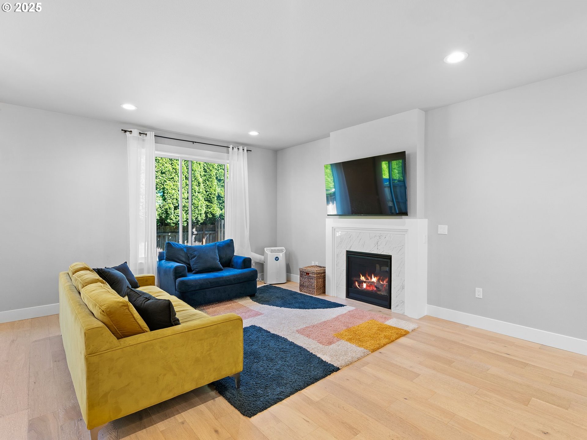 3544 Southwest Tegart Lane Gresham, OR 97080 - Photo 4 of 48 Living Room