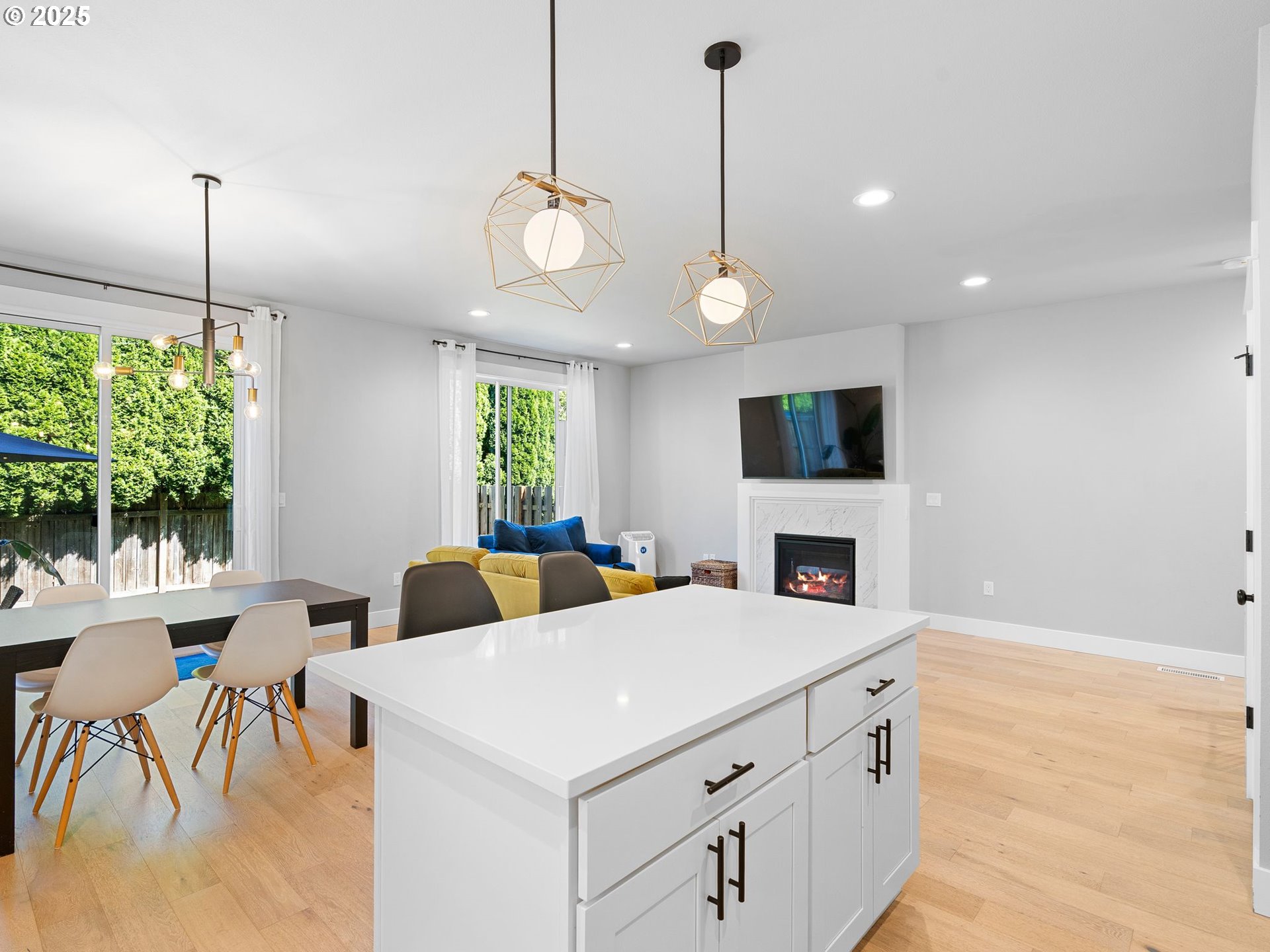 3544 Southwest Tegart Lane Gresham, OR 97080 - Photo 10 of 48 Kitchen/Dining Room