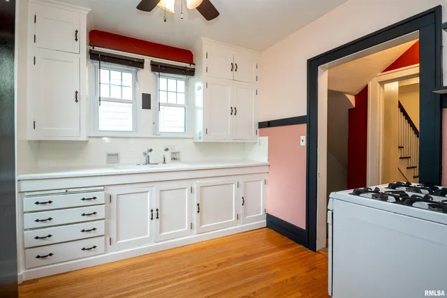 $146,000 | 2011 West Barker Avenue, West Peoria, IL 61604