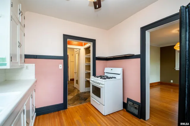 $146,000 | 2011 West Barker Avenue, West Peoria, IL 61604