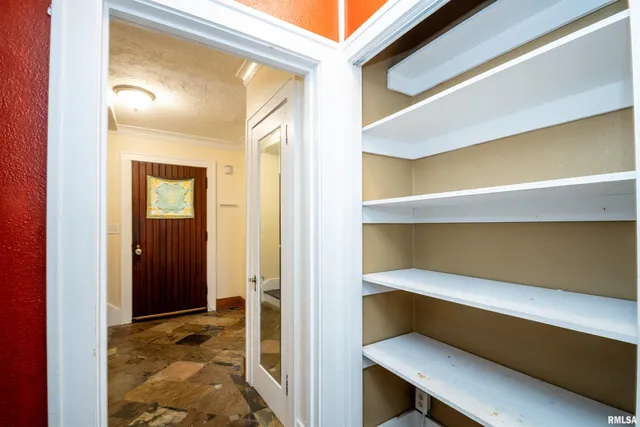 $146,000 | 2011 West Barker Avenue, West Peoria, IL 61604