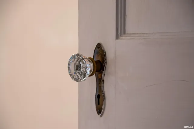 $146,000 | 2011 West Barker Avenue, West Peoria, IL 61604