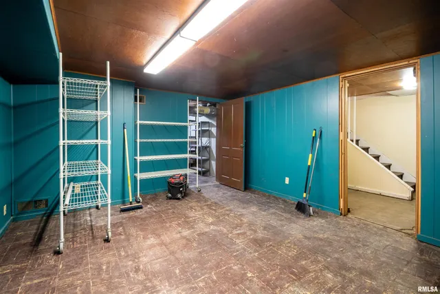 $146,000 | 2011 West Barker Avenue, West Peoria, IL 61604