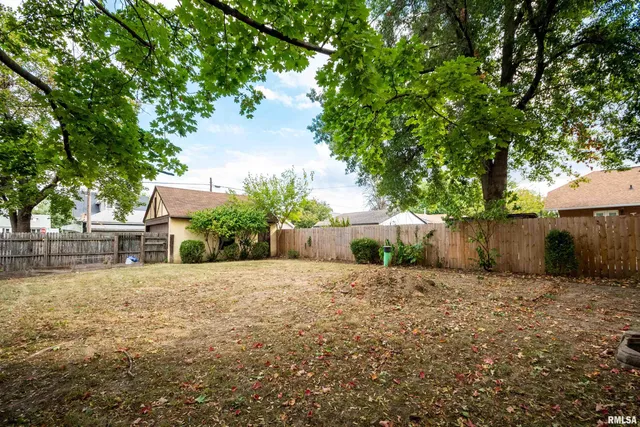 $146,000 | 2011 West Barker Avenue, West Peoria, IL 61604