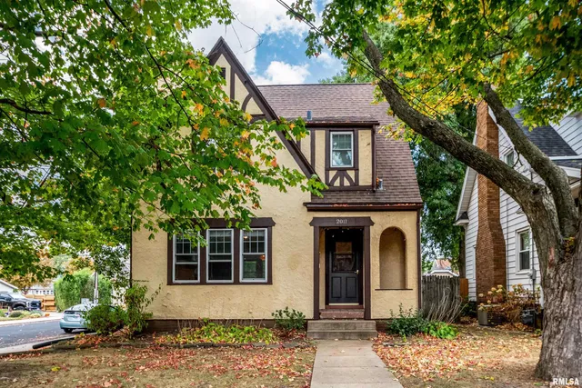 $146,000 | 2011 West Barker Avenue, West Peoria, IL 61604