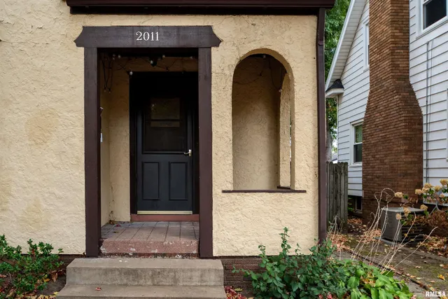 $146,000 | 2011 West Barker Avenue, West Peoria, IL 61604