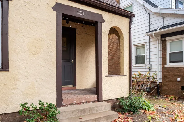 $146,000 | 2011 West Barker Avenue, West Peoria, IL 61604