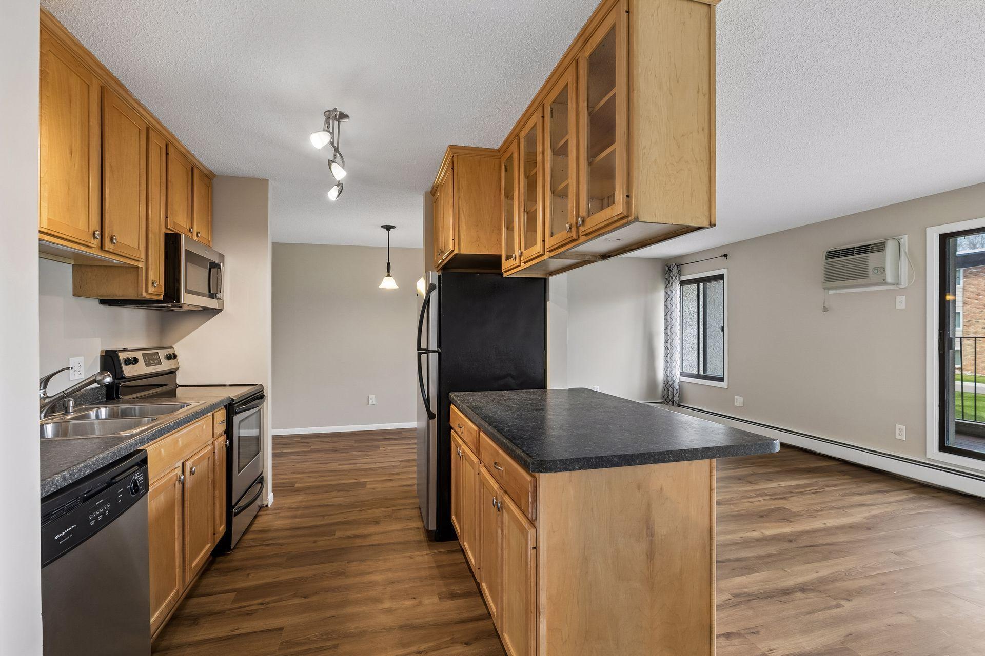 4110 Rahn Road, Unit 121 Eagan, MN 55122 - Photo 6 of 31
