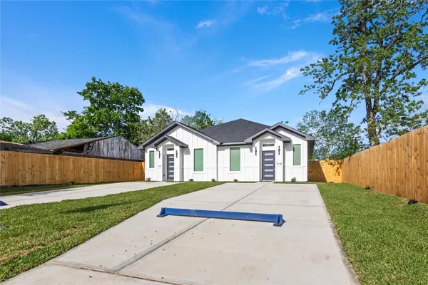 $433,000 | 13818 White Heather Drive, Houston, TX 77045