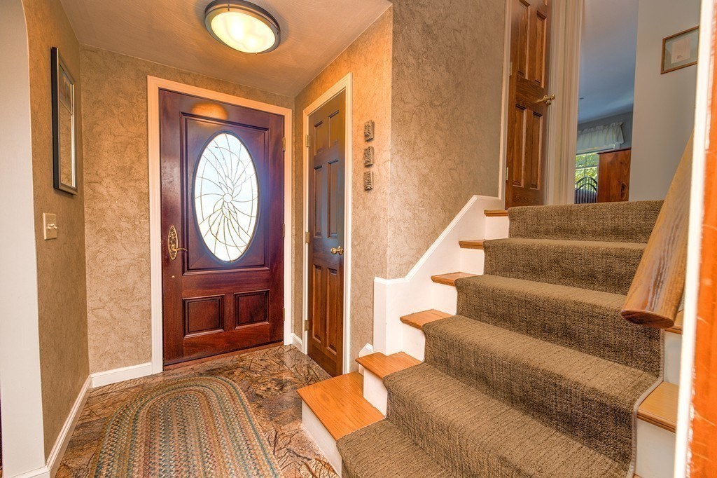 22 Garrett Road Reading, MA 01867 - Photo 3 of 30 Gallery Image 3