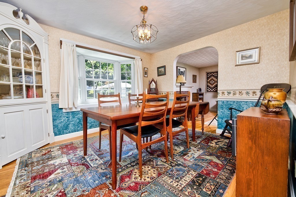 22 Garrett Road Reading, MA 01867 - Photo 5 of 30 Gallery Image 5