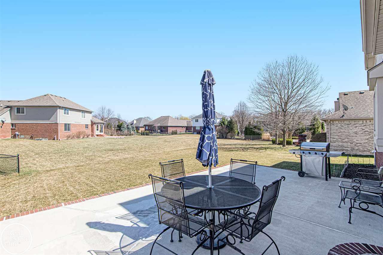 22661 Brantingham Road Macomb, MI 48044 - Photo 32 of 41