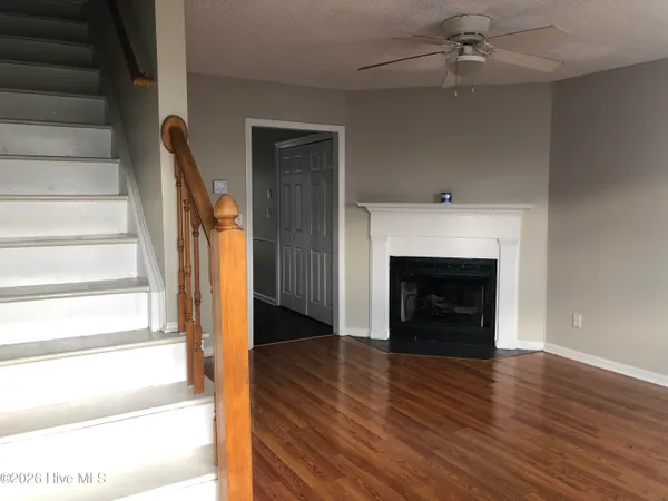 $950 | 3816 Sterling Pointe Drive, Unit I 4, Winterville, NC 28590
