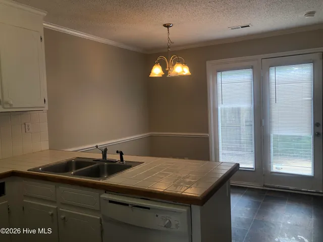 $950 | 3816 Sterling Pointe Drive, Unit I 4, Winterville, NC 28590