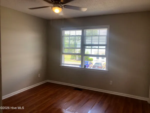 $950 | 3816 Sterling Pointe Drive, Unit I 4, Winterville, NC 28590