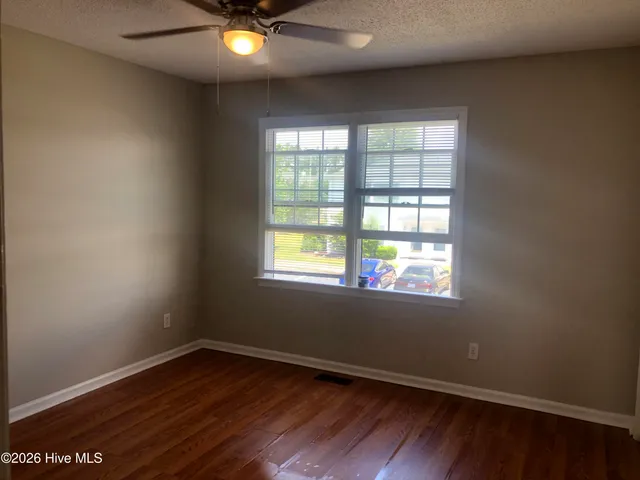 $950 | 3816 Sterling Pointe Drive, Unit I 4, Winterville, NC 28590