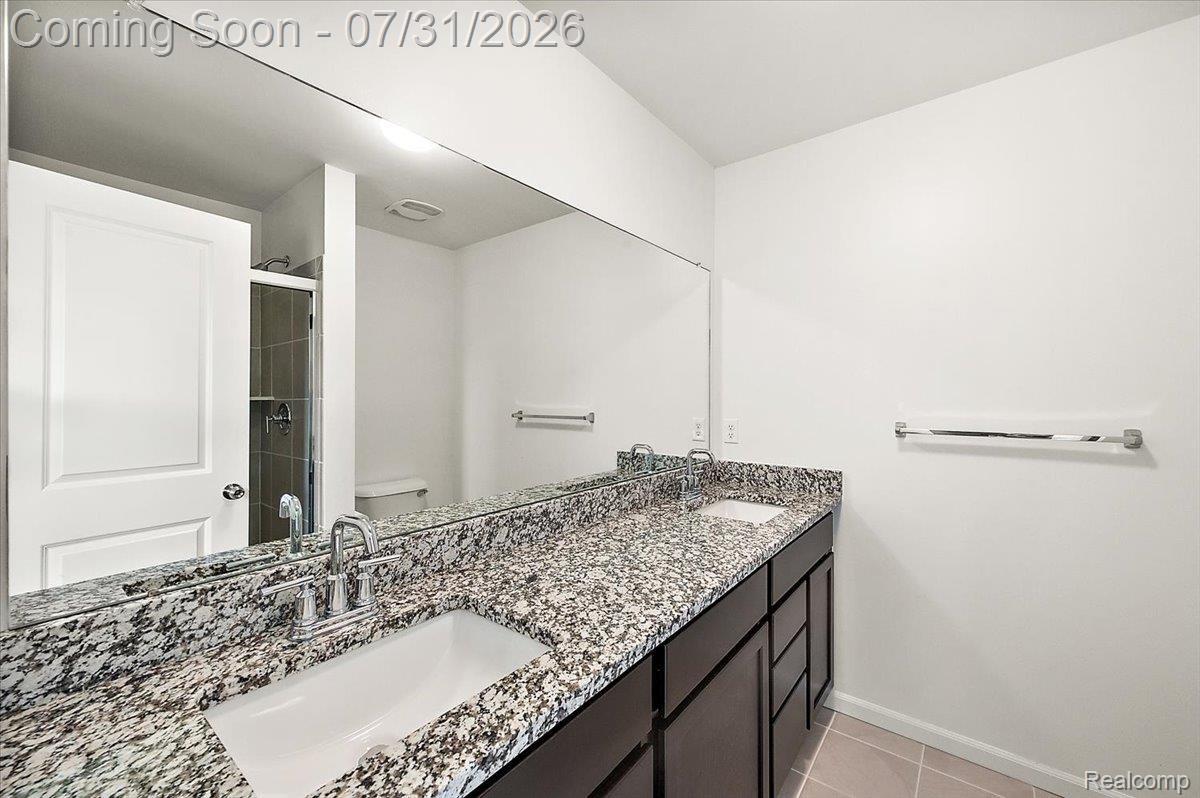 2500 Normandy Road Royal Oak, MI 48073 - Photo 36 of 47 45-2500 Normandy Unit 3-62.jpg