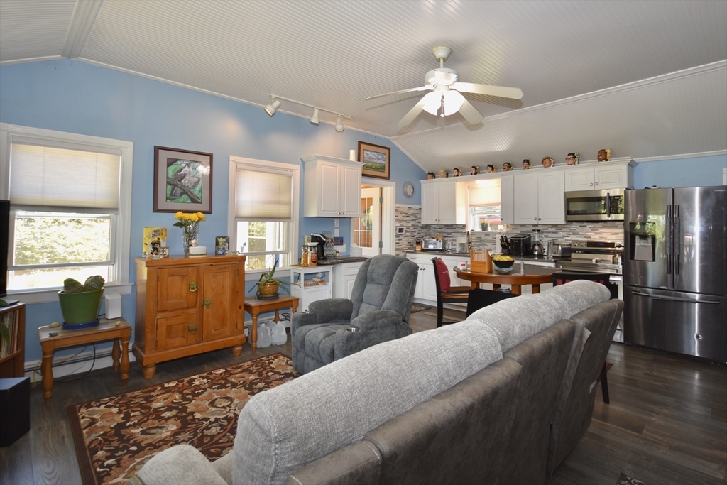 14 Spectacle Pond Terrace Wareham, MA 02538 - Photo 10 of 40