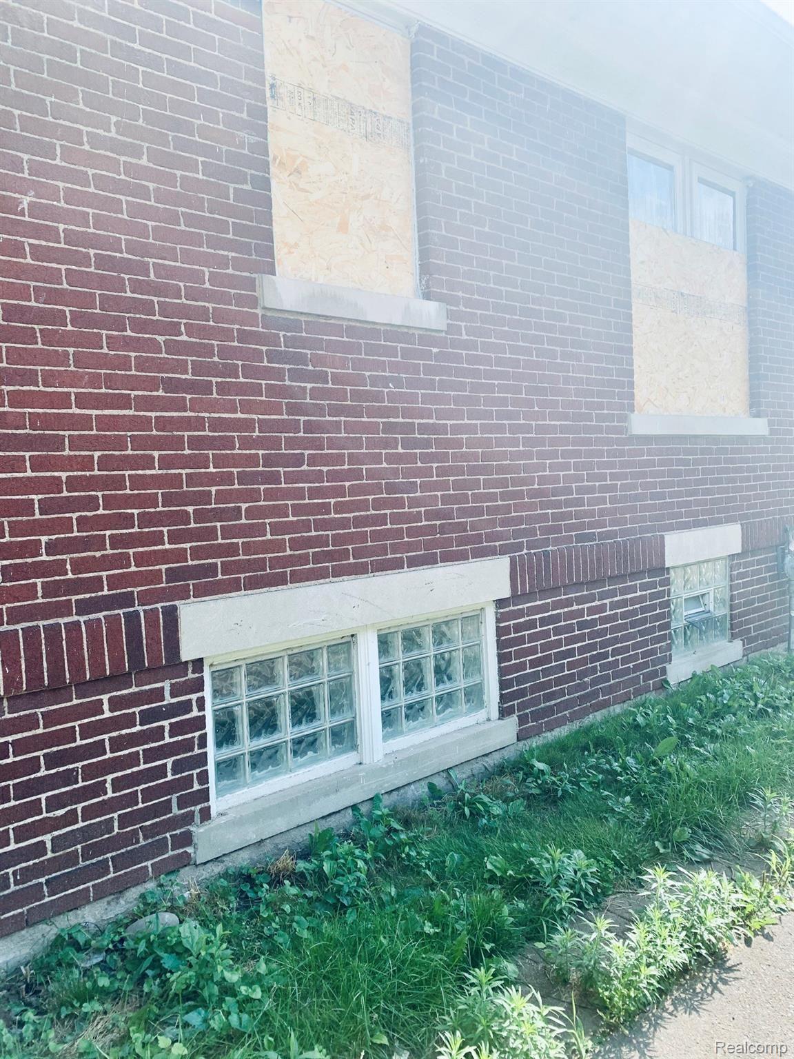 16594 Burt Road Detroit, MI 48219 - Photo 18 of 22 0789F562-F6D8-42F9-8FE5-C6AB48215345.jpeg