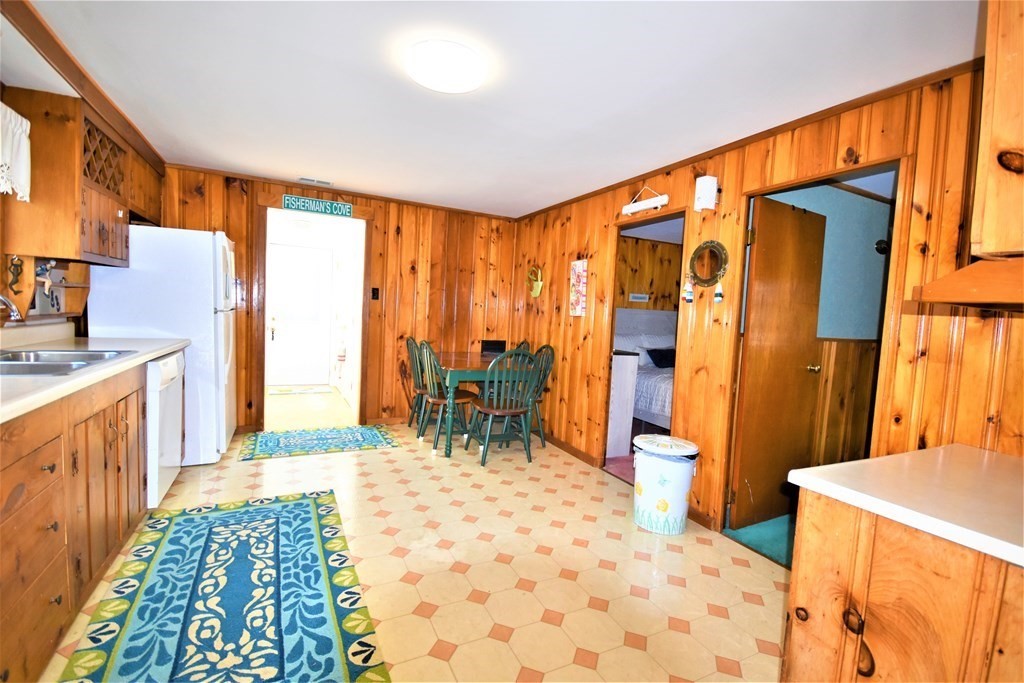 13 Barnes Street Wareham, MA 02571 - Photo 11 of 22 Gallery Image 11