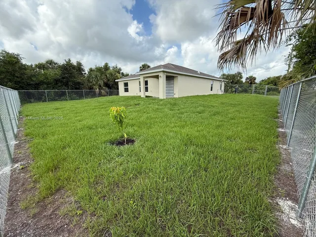 $2,200 | 3051 Beechwood Circle Northwest, LaBelle, FL 33935