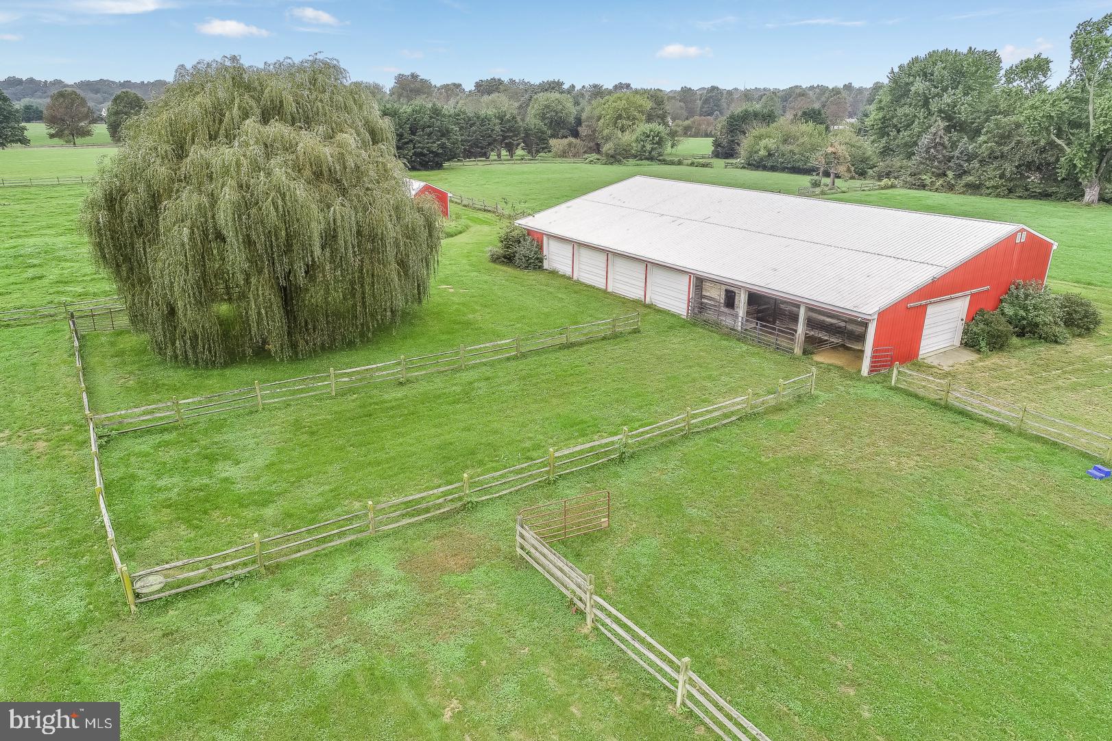 427 Budds Landing Road Warwick, MD 21912 - Photo 3 of 20 Expansive barn,mechanics shop and garage