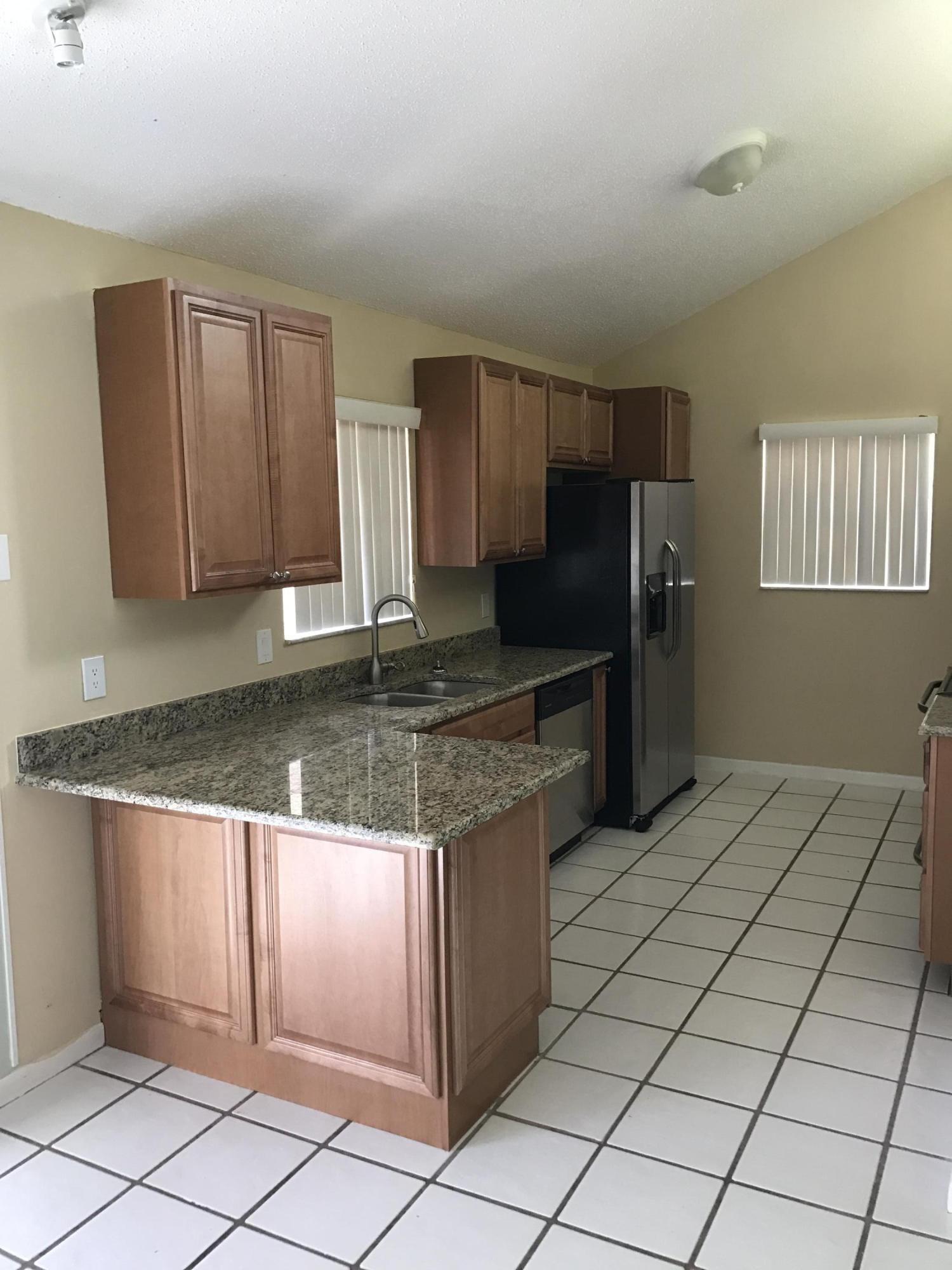72 Maplecrest Circle Jupiter, FL 33458 - Photo 9 of 22 kitchen