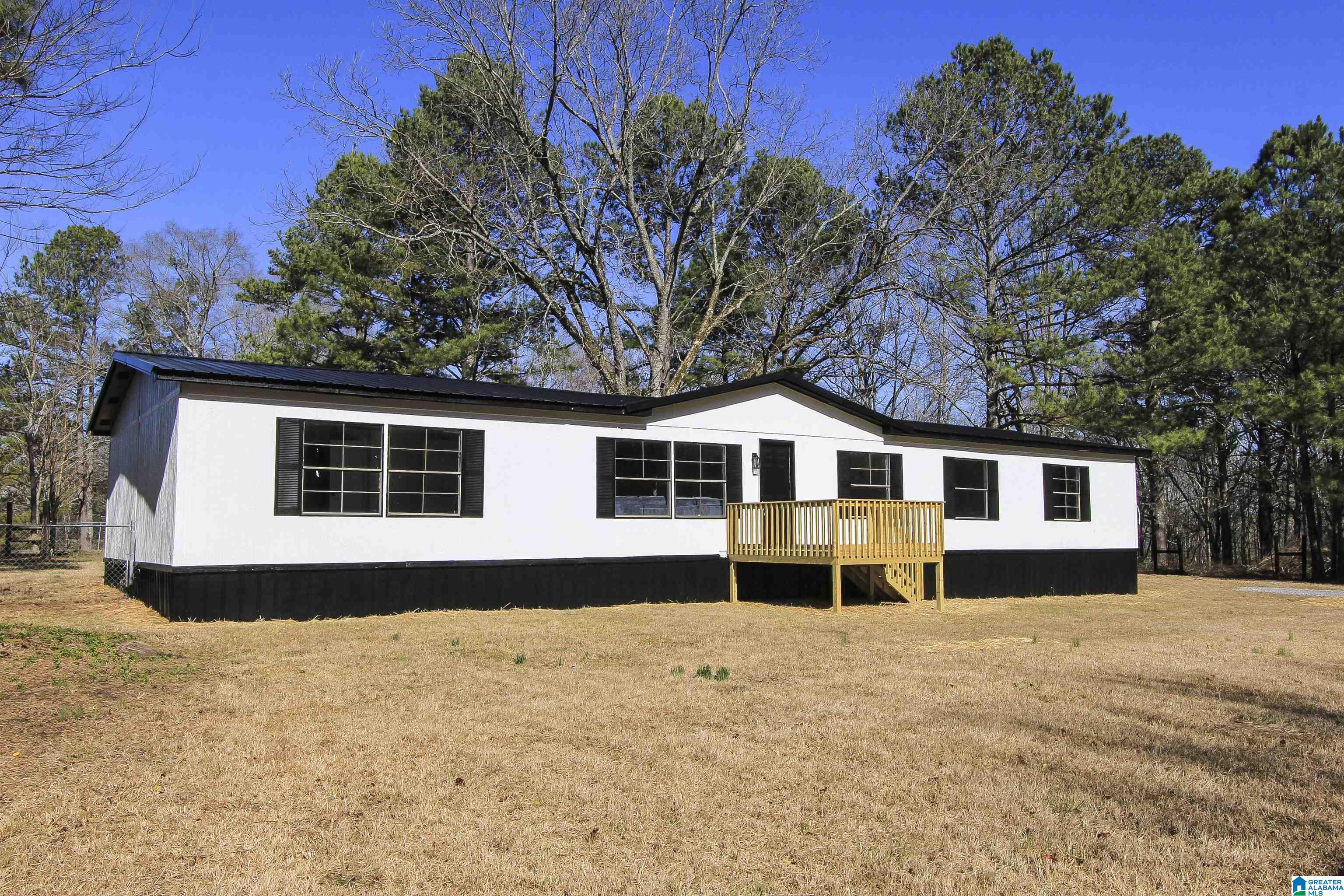1976 Kirkseys Bend Ohatchee, AL 36271 - Photo 1 of 71