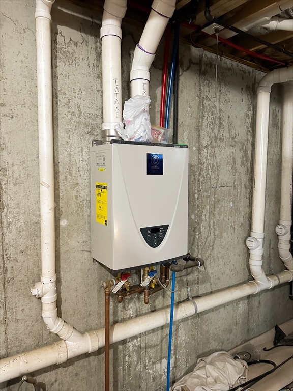 35 Lewiston Street Fall River, MA 02721 - Photo 20 of 24