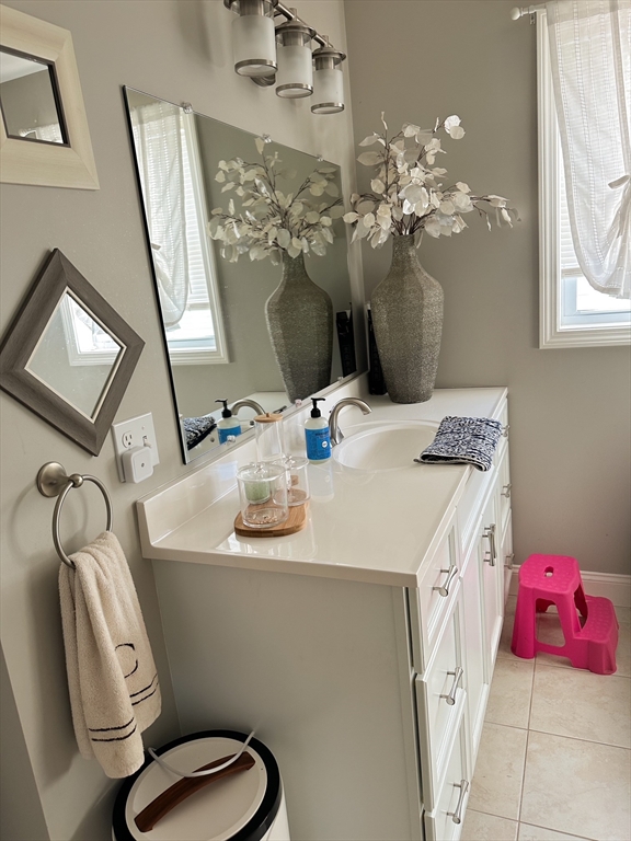 35 Lewiston Street Fall River, MA 02721 - Photo 10 of 24