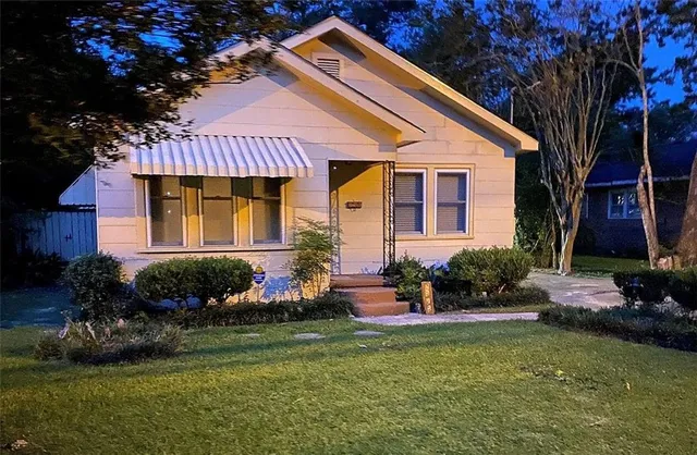 $1,000 | 2525 Valley Street, Baton Rouge, LA 70808