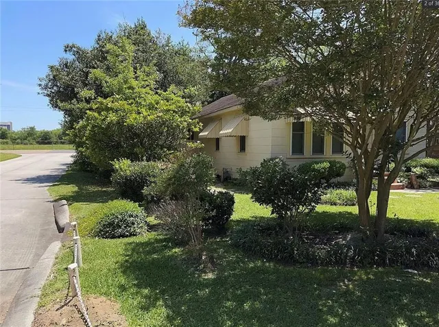 $1,000 | 2525 Valley Street, Baton Rouge, LA 70808