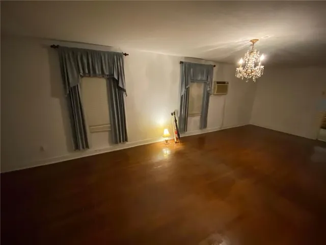 $1,000 | 2525 Valley Street, Baton Rouge, LA 70808