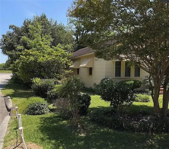 $1,000 | 2525 Valley Street, Baton Rouge, LA 70808