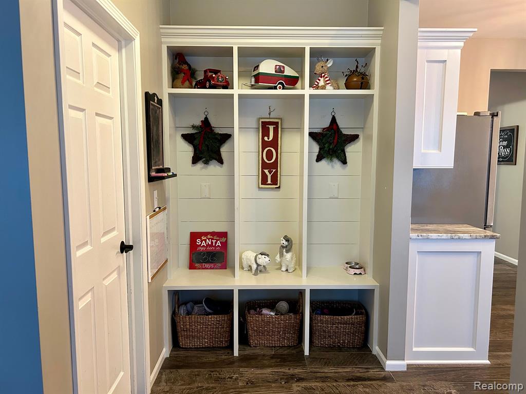 6018 Ravine Court Clarkston, MI 48348 - Photo 11 of 43 Gallery Image 11