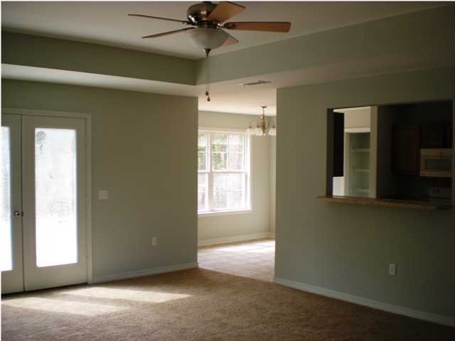 17 Hunters Ridge Road DeFuniak Springs, FL 32433 - Photo 4 of 16 Gallery Image 4