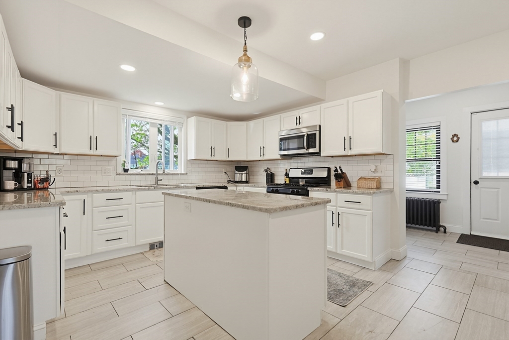 97 Middle Road Acushnet, MA 02743 - Photo 4 of 39
