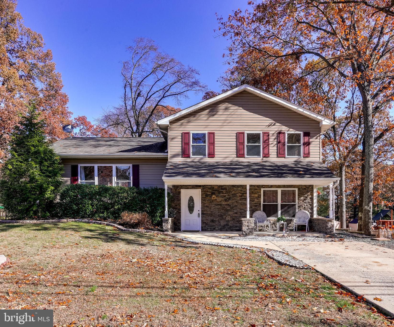 263 Hickory Point Road Pasadena, MD 21122 - Photo 2 of 33 Just blocks away from the water!