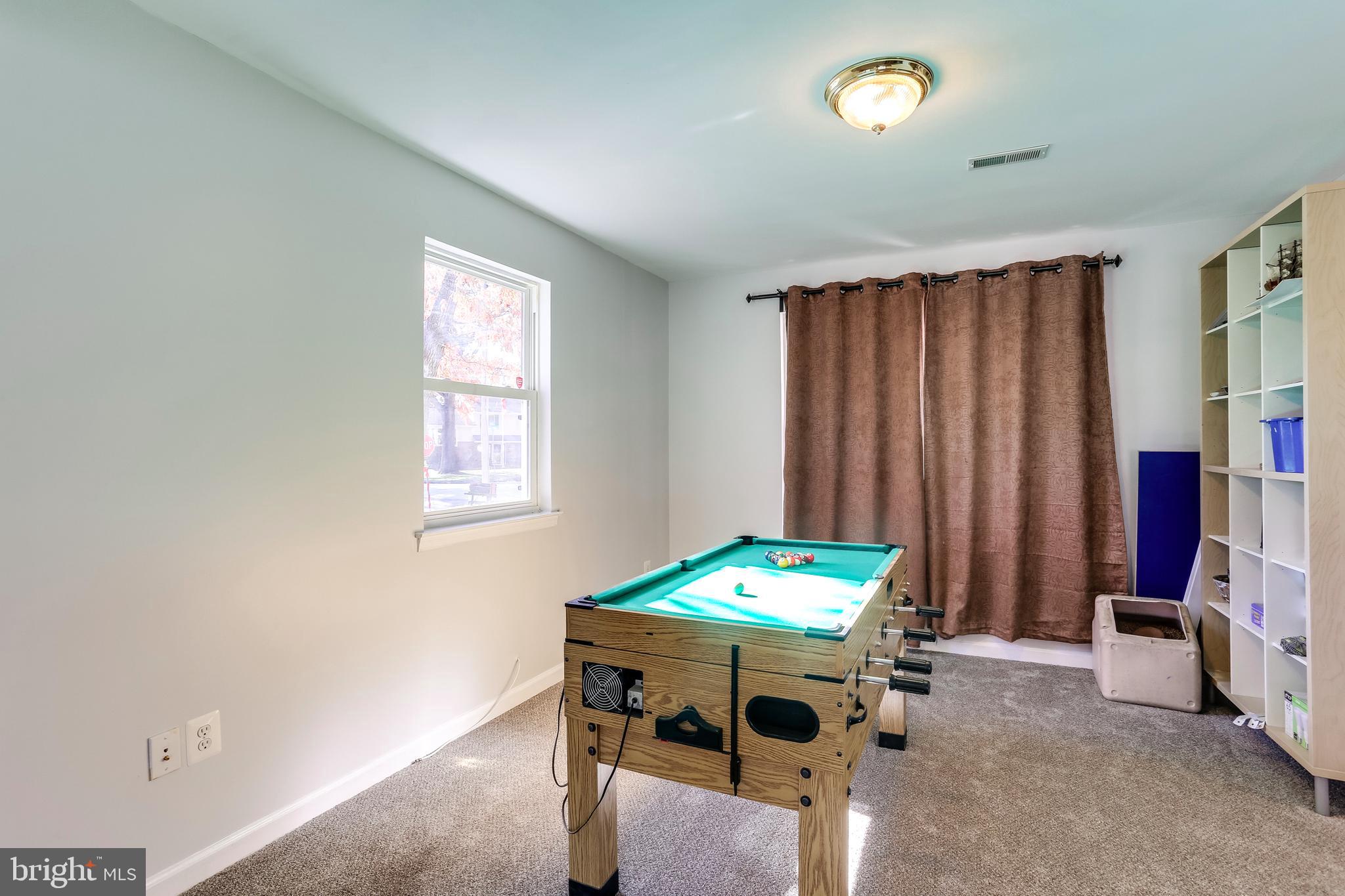 263 Hickory Point Road Pasadena, MD 21122 - Photo 6 of 33 Bonus Side Room for an Office or Game Room