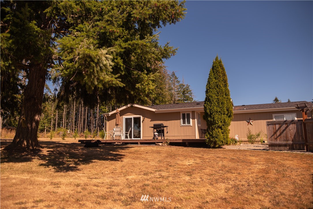 172 Fluckinger Road Toledo, WA 98591 - Photo 8 of 39 a front view of a house with a yard