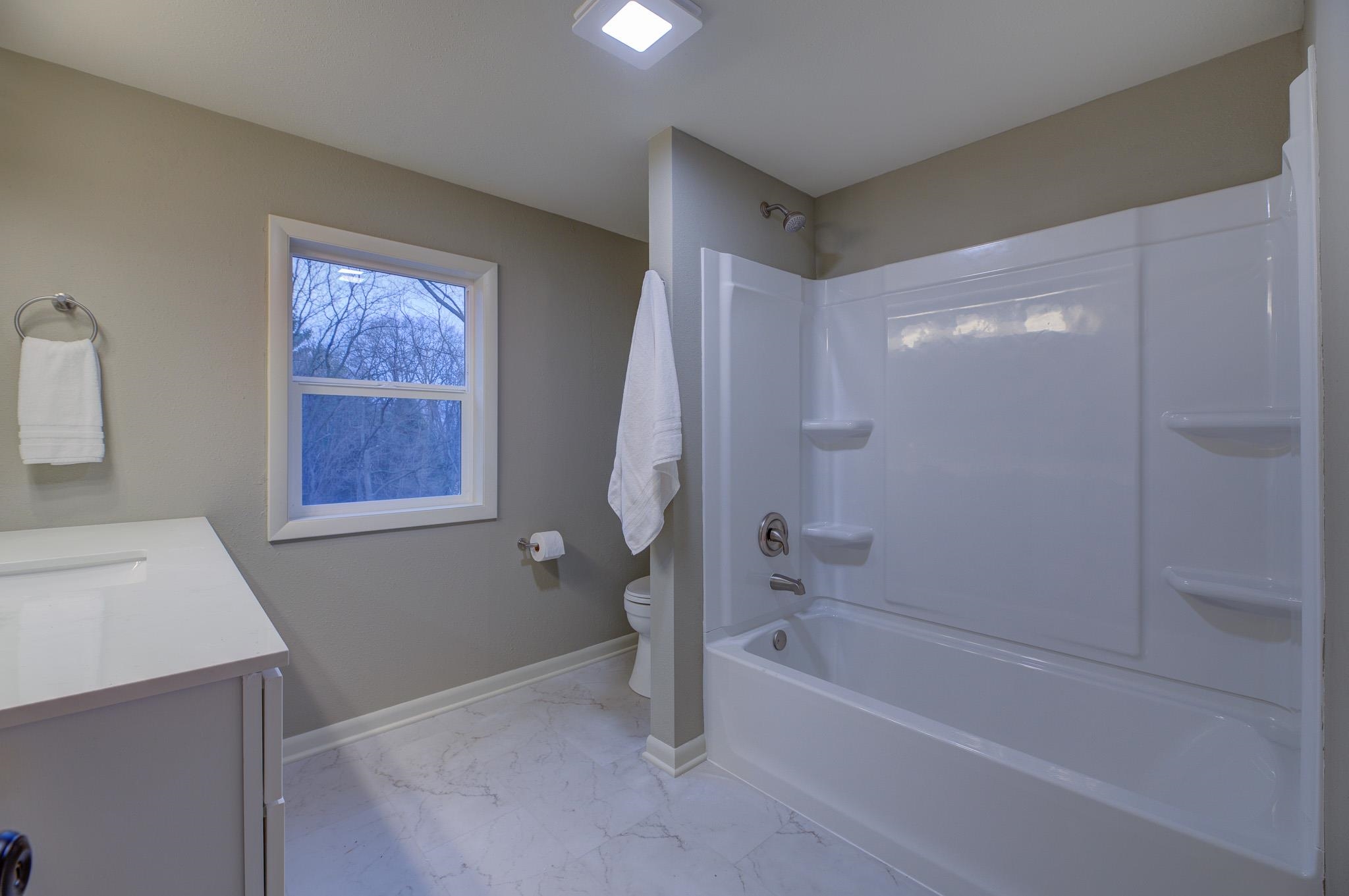 4554 South John Paul Road Milton, WI 53563 - Photo 16 of 25
