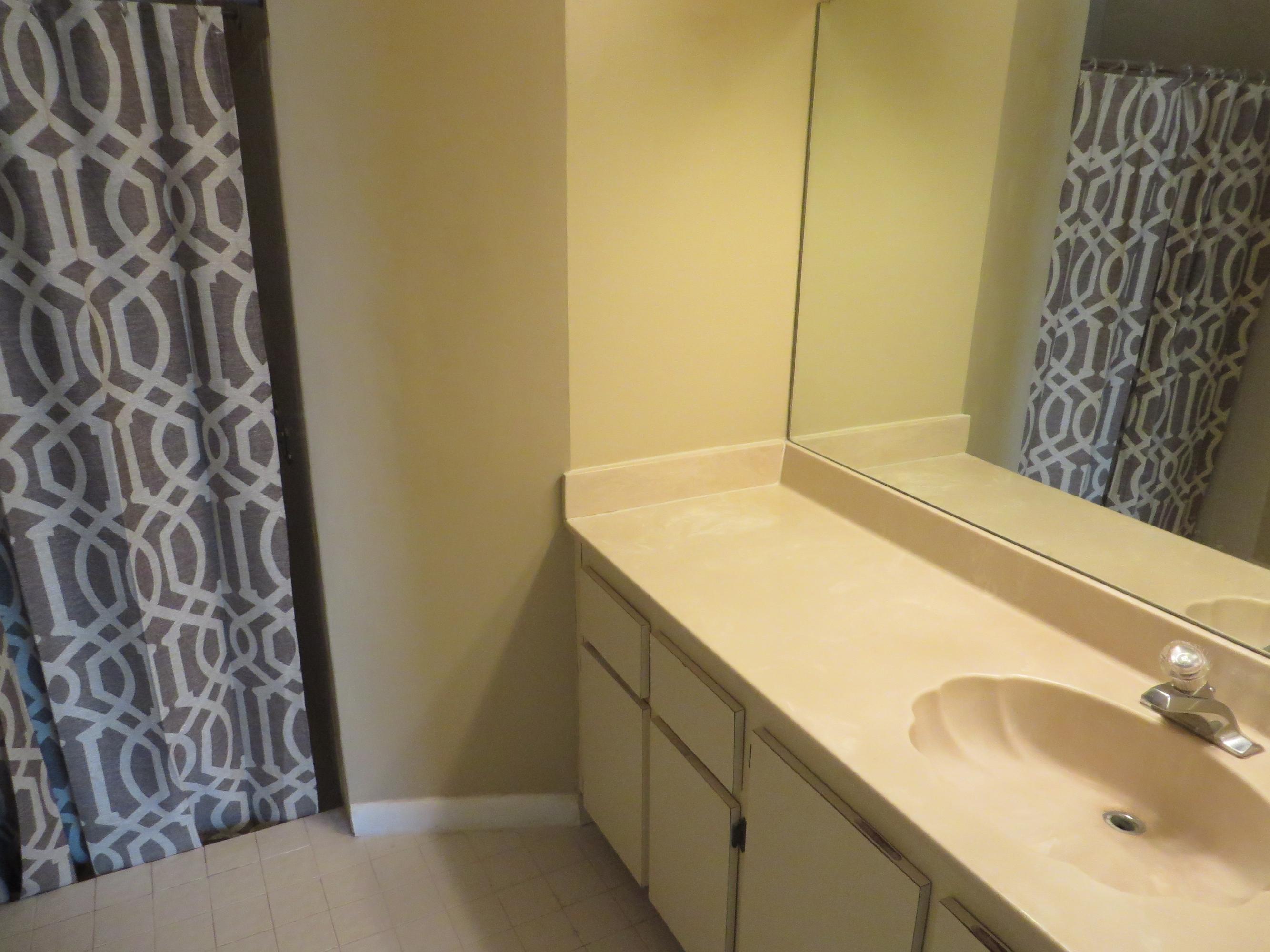 7 Cardiff Way Boynton Beach, FL 33426 - Photo 17 of 21 Master Bath