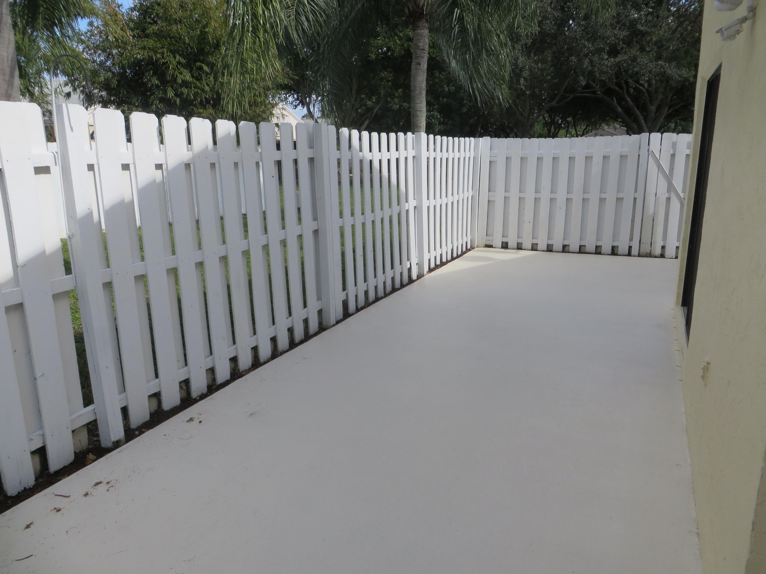 7 Cardiff Way Boynton Beach, FL 33426 - Photo 20 of 21 Patio