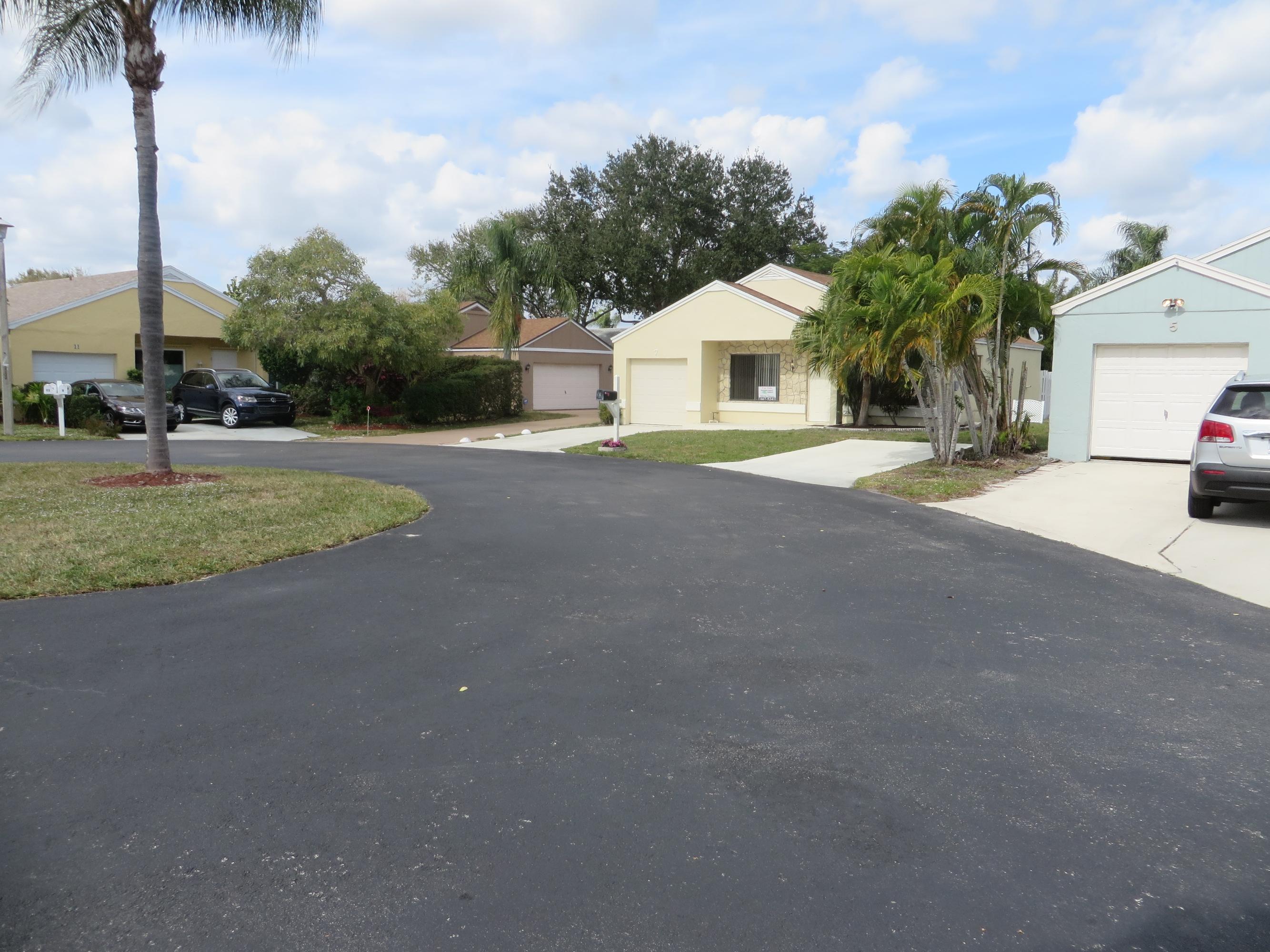 7 Cardiff Way Boynton Beach, FL 33426 - Photo 2 of 21 Cul-d-Sac