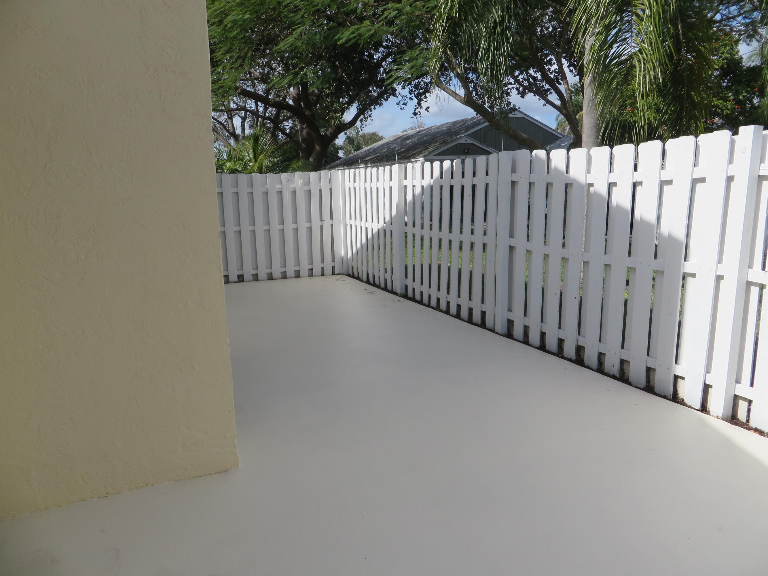 7 Cardiff Way Boynton Beach, FL 33426 - Photo 21 of 21 Patio (2)
