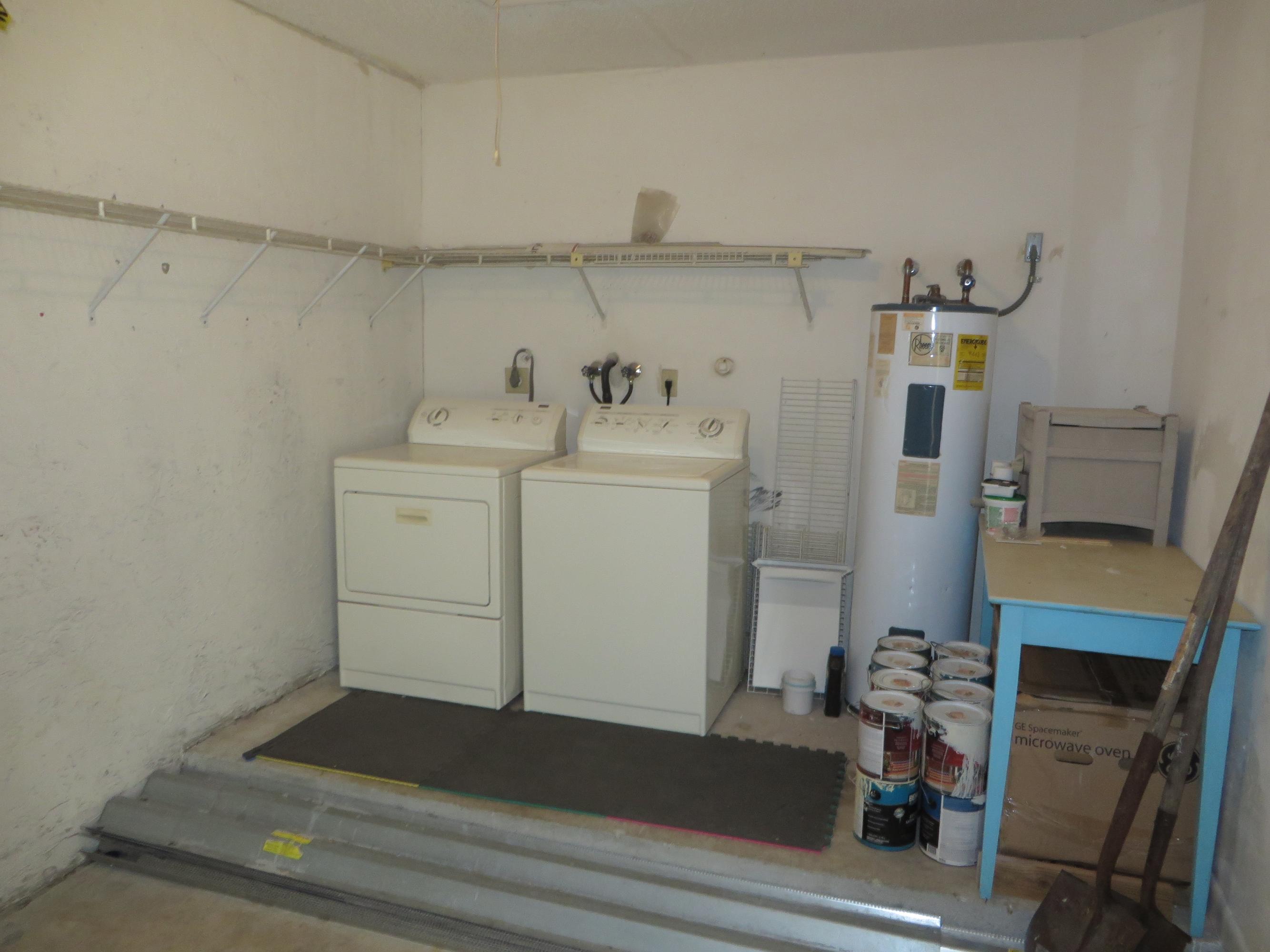 7 Cardiff Way Boynton Beach, FL 33426 - Photo 10 of 21 Garage