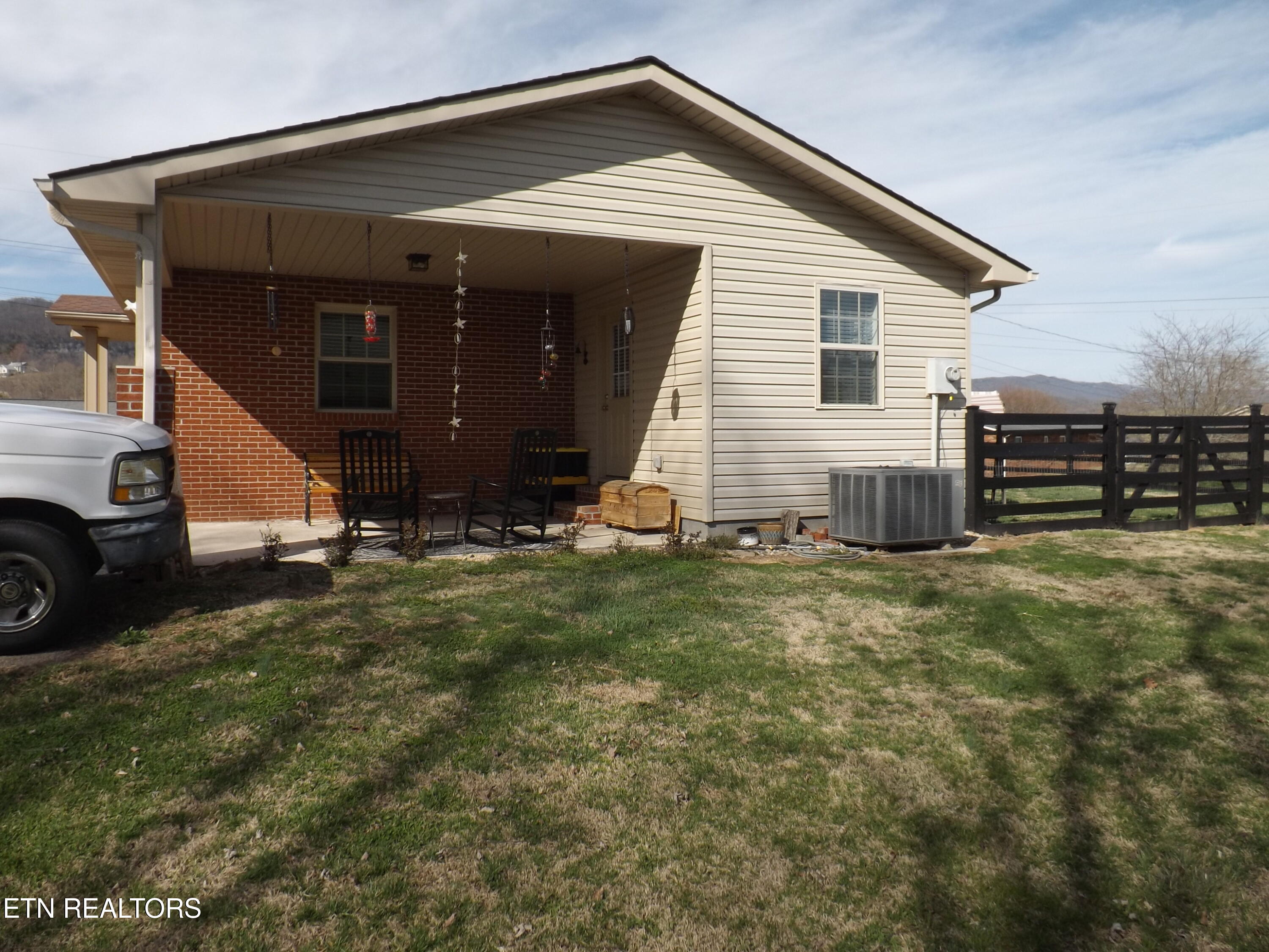 164 Smith Drive Harrogate, TN 37752 - Photo 3 of 33 DSCF2164